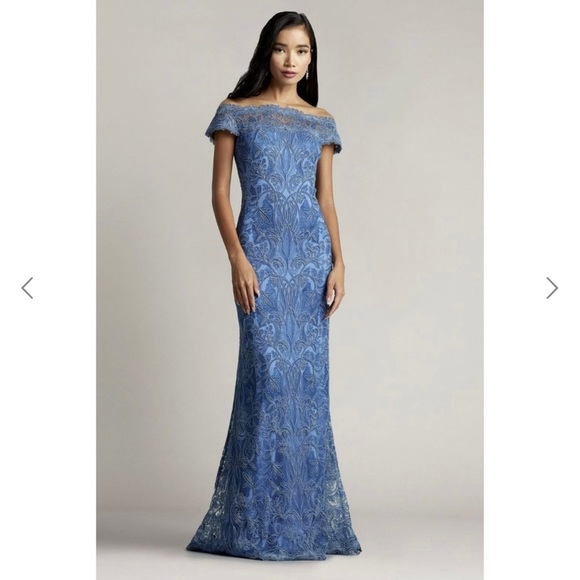 Tadashi - Short Sleeved Lace Dress - Picture 2 of 3